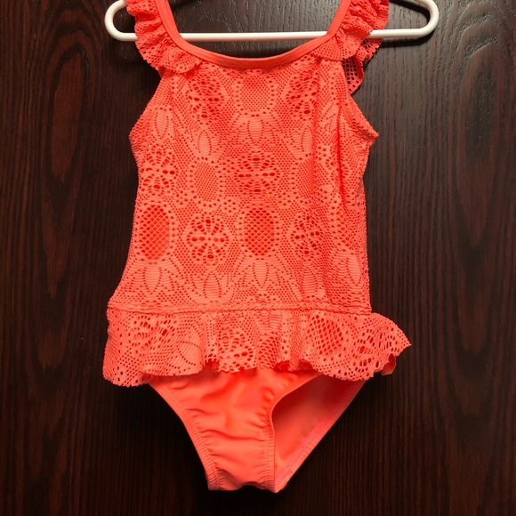 Girls swimsuit. - Picture 2 of 3